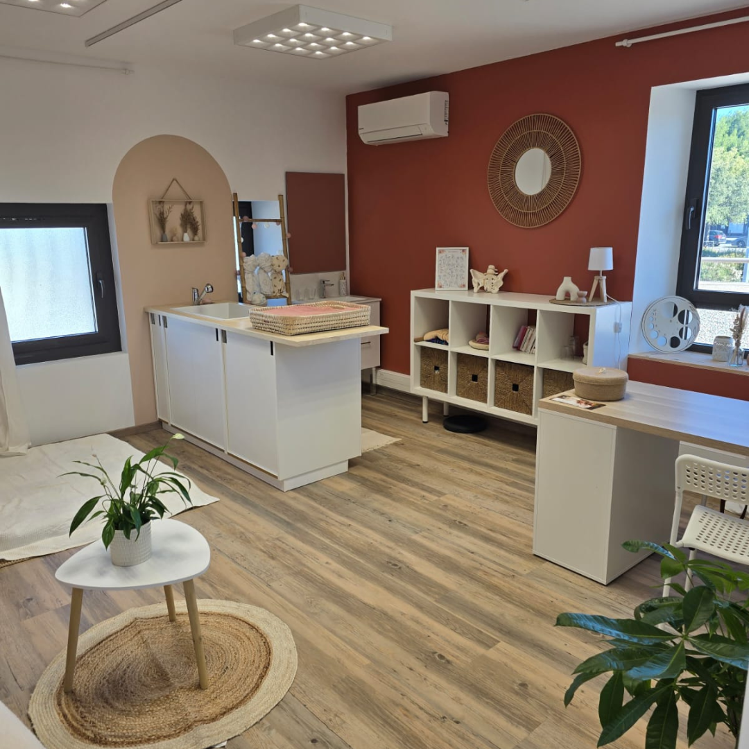 Laura morice doula accompagnement naissance accouchement physiologique accouchement à domicile AAD vaucluse pernes les fontaines monteux avignon carpentras l'isle sur la sorgue bain enveloppé bébé naissance massage bébé shantala bien être  femme enceinte massage prénatal allaitement rebozo resserrage du bassin bébé bebe signe  massage postnatal mama blessing blessingway acupression acupuncture pma sopk endo endométriose maturation col déclenchement travail fertilité nidation